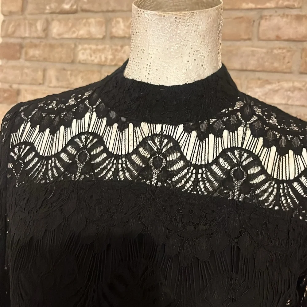Philosophy black lace top w/back zipper & dramatic sleeves!